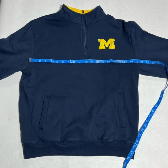 Michigan Wolverines 1/4 zip colosseum sports pull over size medium. - Picture 3 of 6